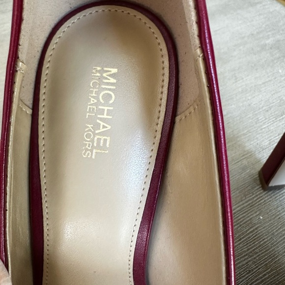 Michael Kors Women's deep red Amara Pumps size 9 nwot - Picture 6 of 11